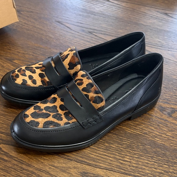 Ecco Women's Black and Leopard Print Loafers - Picture 5 of 8